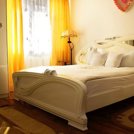 Hotel Confort Drochia Екстер'єр фото