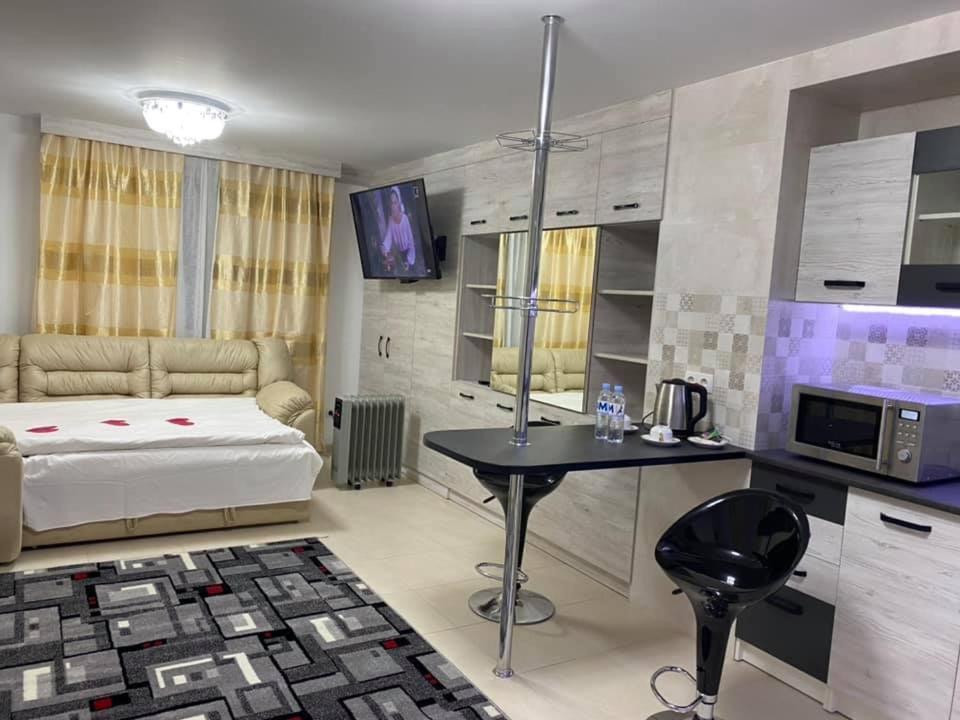 Hotel Confort Drochia Екстер'єр фото