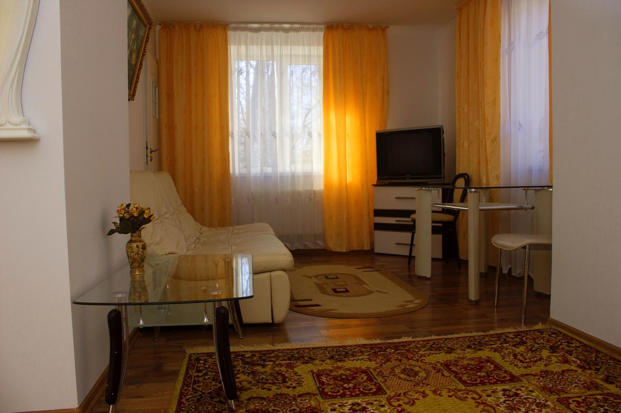 Hotel Confort Drochia Екстер'єр фото