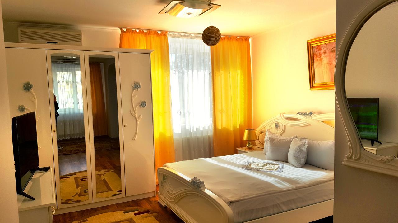 Hotel Confort Drochia Екстер'єр фото