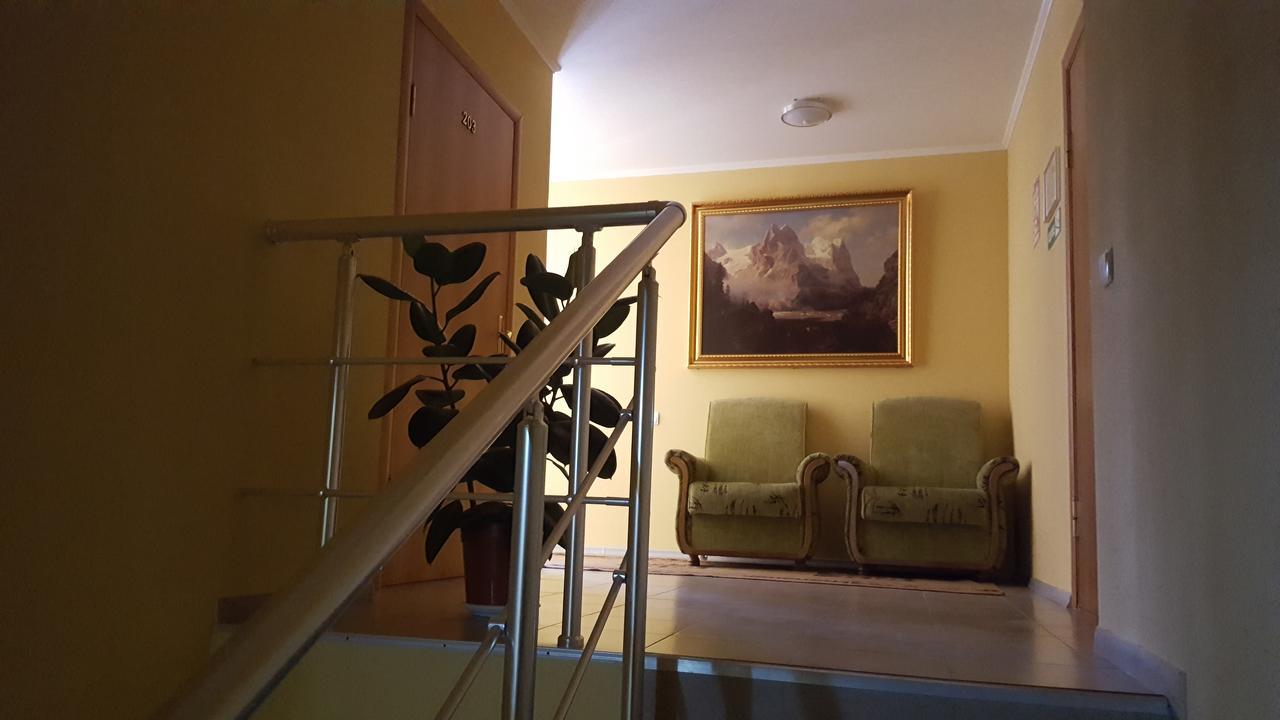 Hotel Confort Drochia Екстер'єр фото