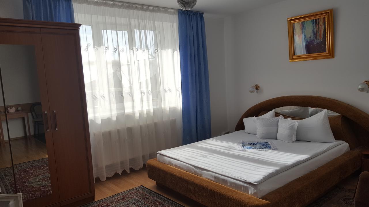 Hotel Confort Drochia Екстер'єр фото